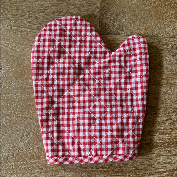 Melissa and Doug Bake and Decorate Wooden Cupcake Set - Picture 3 of 7